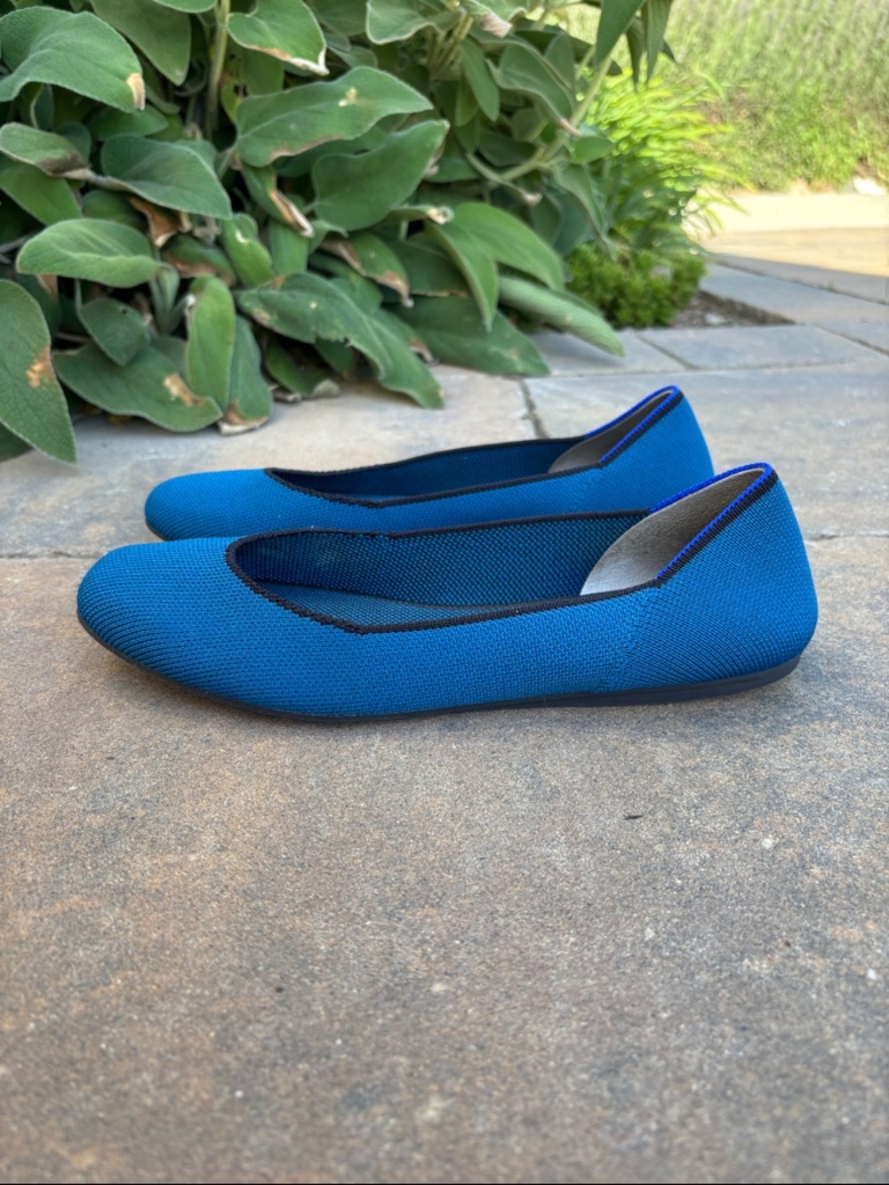 Rothy's Retired Round Toe Electric Blue Knit Slip-On Flats - Picture 4 of 16
